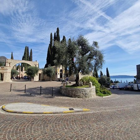 B&B Al Vittoriale Da Maja Гардоне Ривера Екстериор снимка