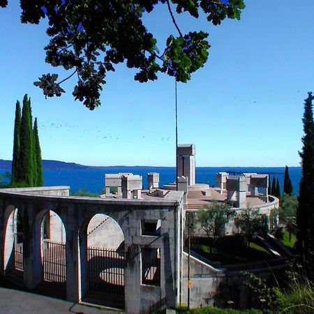 B&B Al Vittoriale Da Maja Гардоне Ривера Екстериор снимка