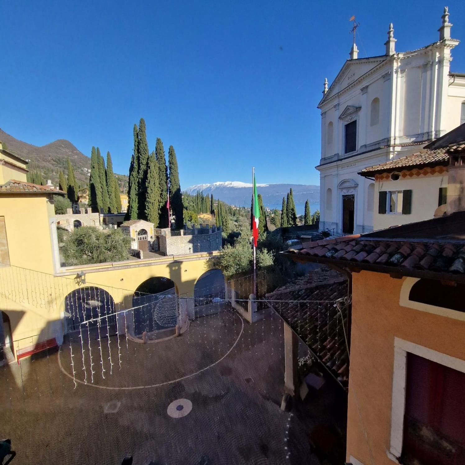 B&B Al Vittoriale Da Maja Гардоне Ривера Екстериор снимка