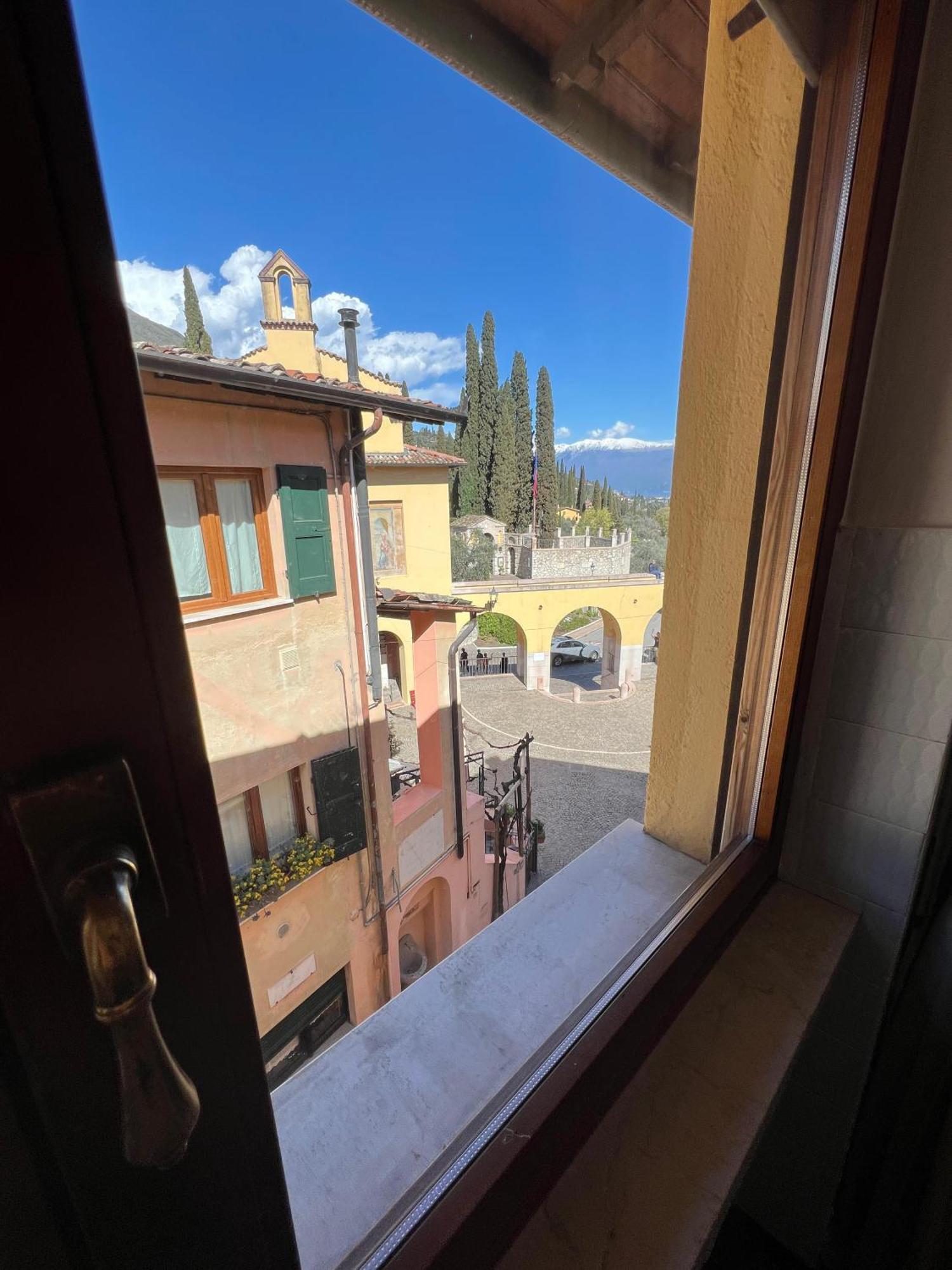 B&B Al Vittoriale Da Maja Гардоне Ривера Екстериор снимка