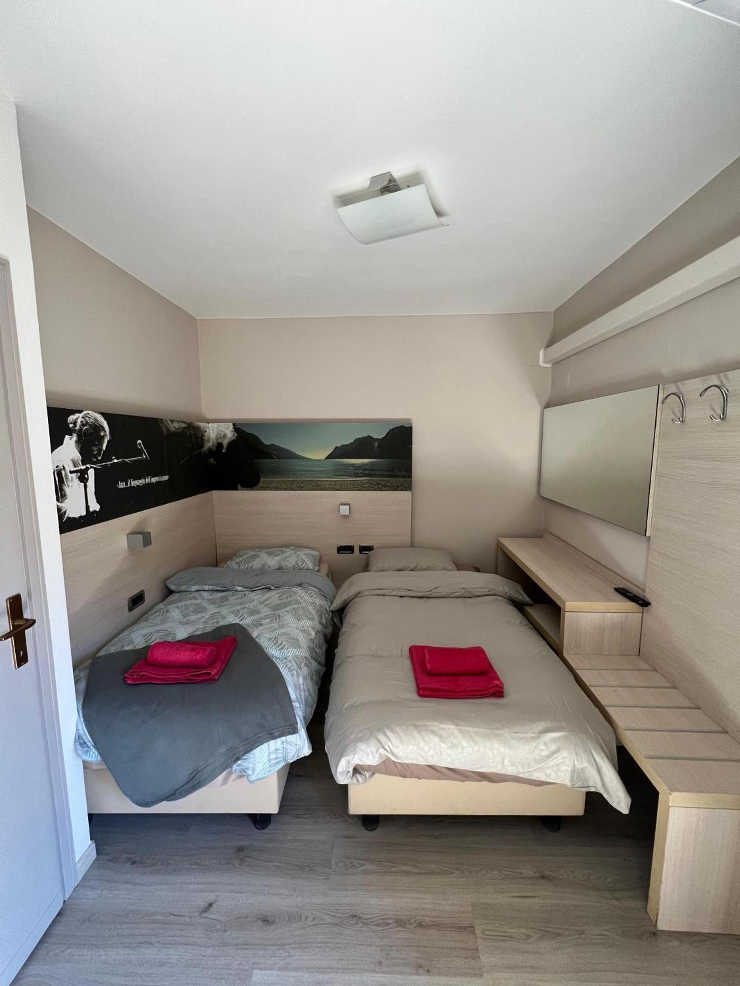 B&B Al Vittoriale Da Maja Гардоне Ривера Екстериор снимка