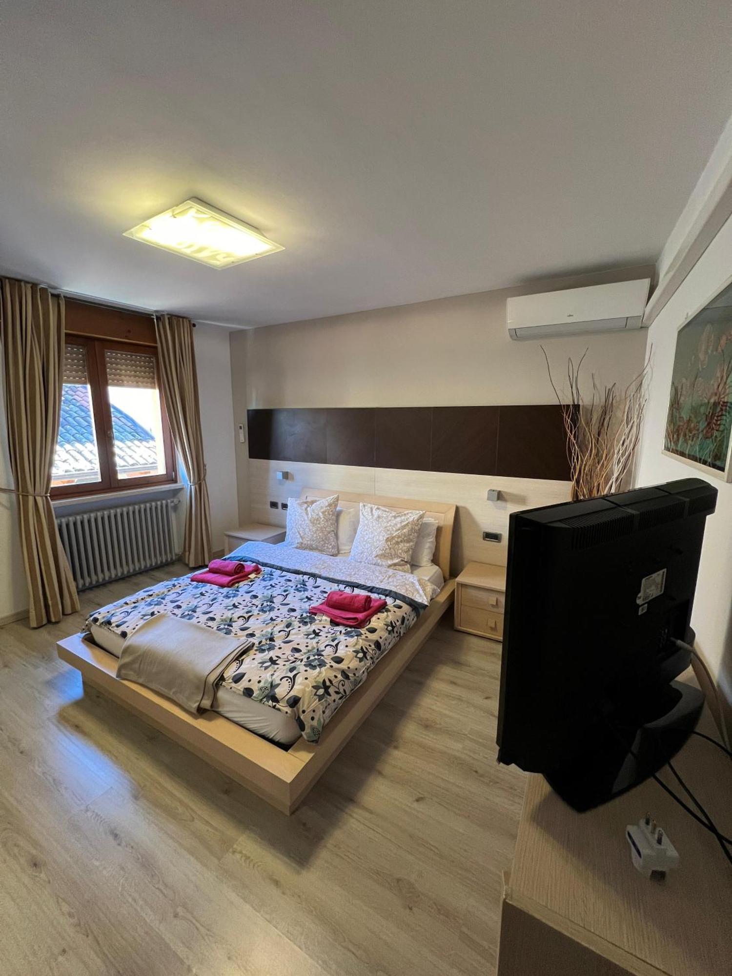 B&B Al Vittoriale Da Maja Гардоне Ривера Екстериор снимка