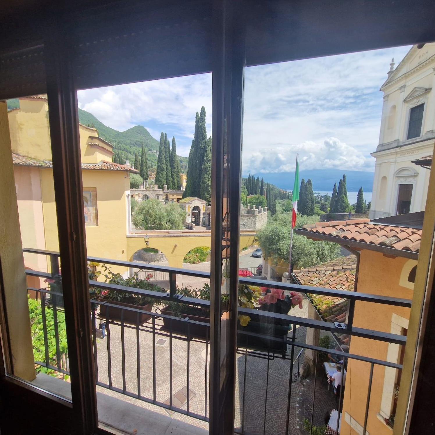 B&B Al Vittoriale Da Maja Гардоне Ривера Екстериор снимка