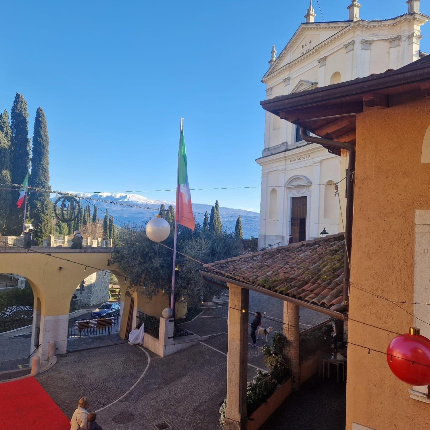B&B Al Vittoriale Da Maja Гардоне Ривера Екстериор снимка