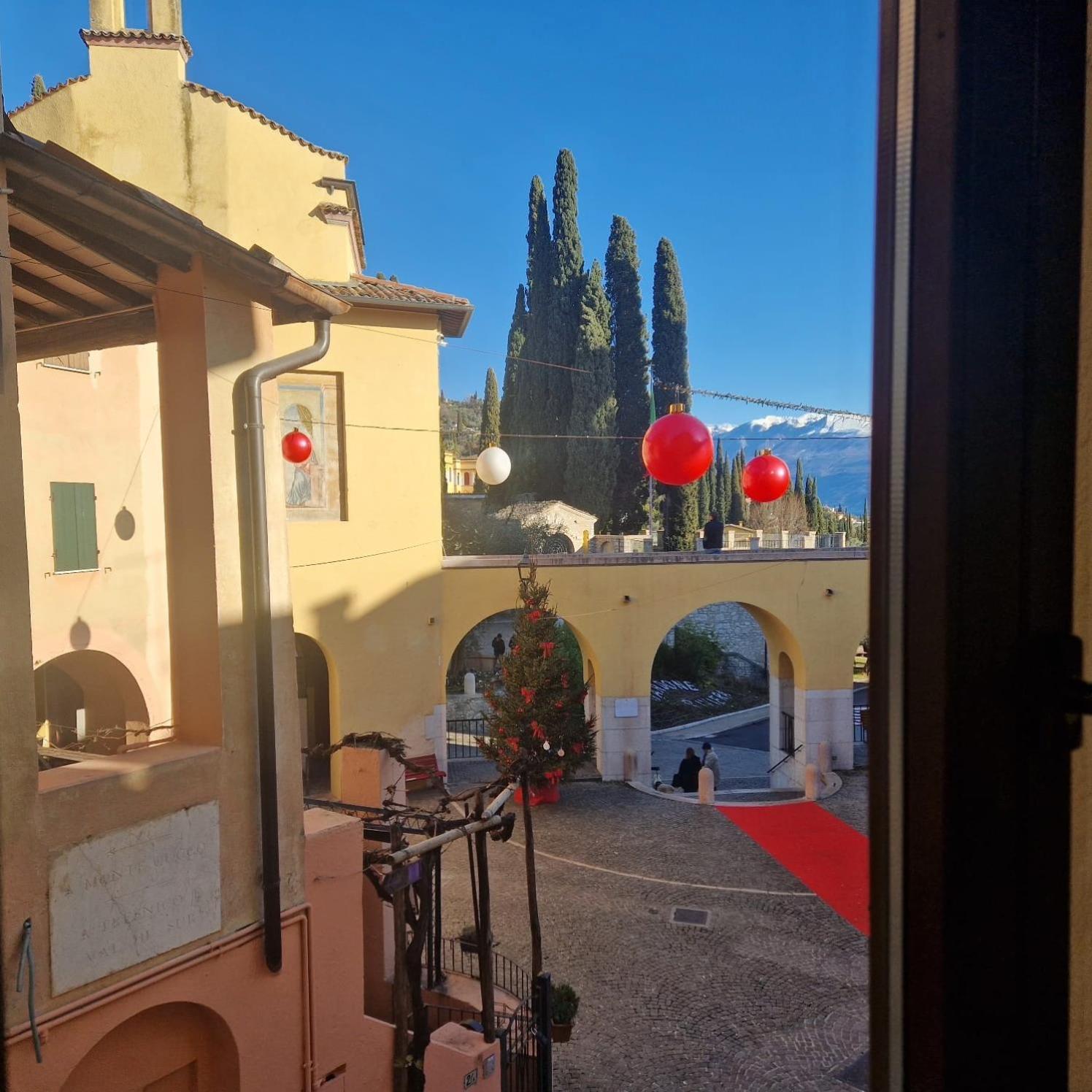 B&B Al Vittoriale Da Maja Гардоне Ривера Екстериор снимка