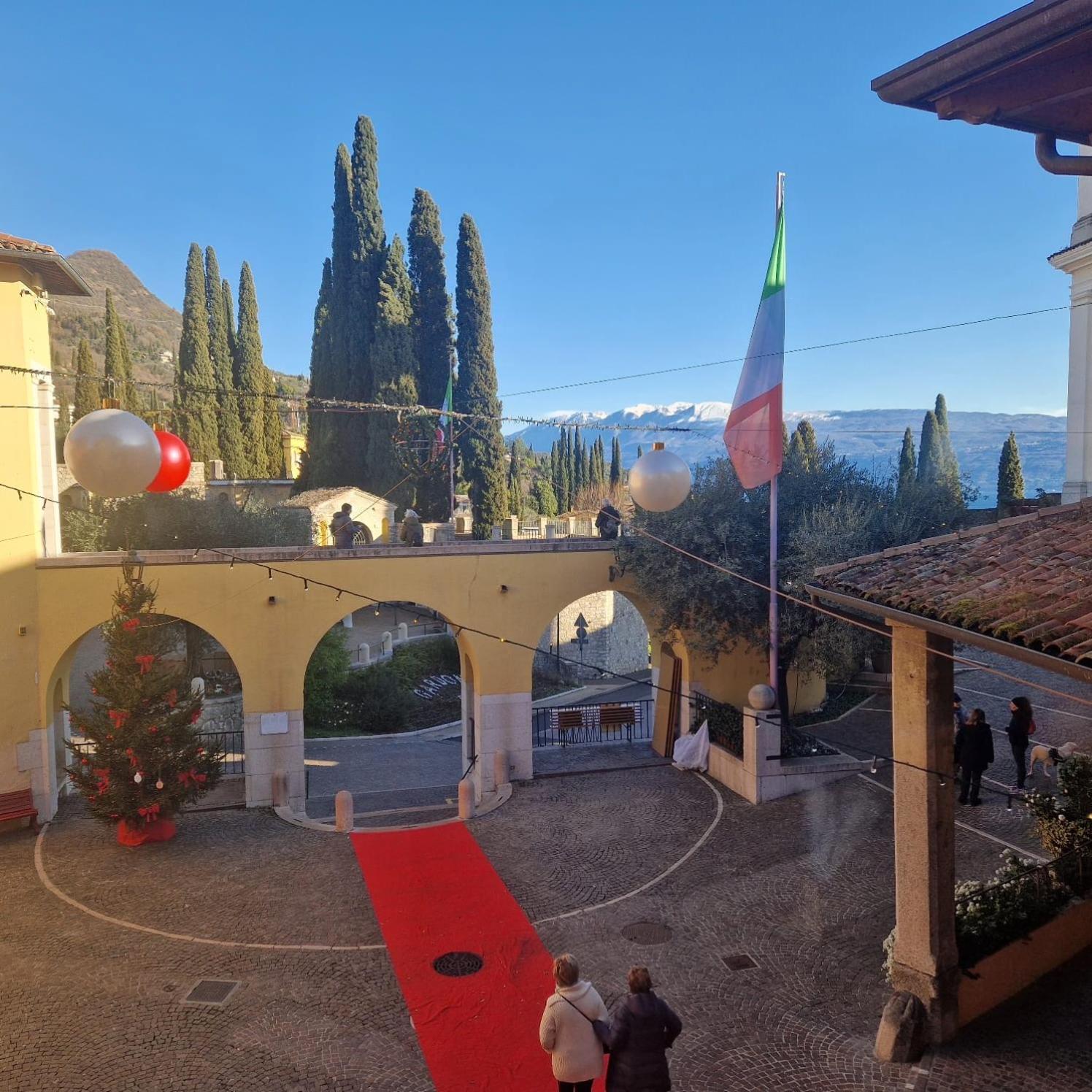 B&B Al Vittoriale Da Maja Гардоне Ривера Екстериор снимка