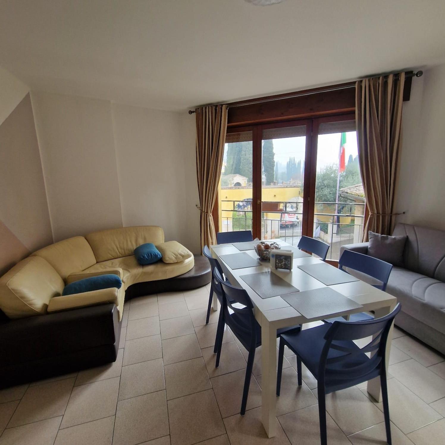 B&B Al Vittoriale Da Maja Гардоне Ривера Екстериор снимка