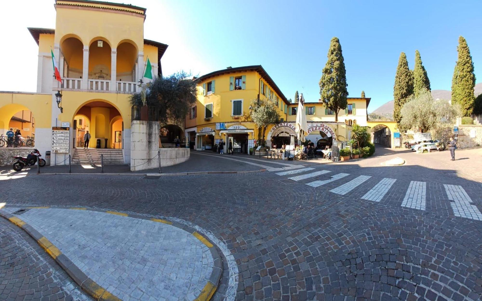 B&B Al Vittoriale Da Maja Гардоне Ривера Екстериор снимка